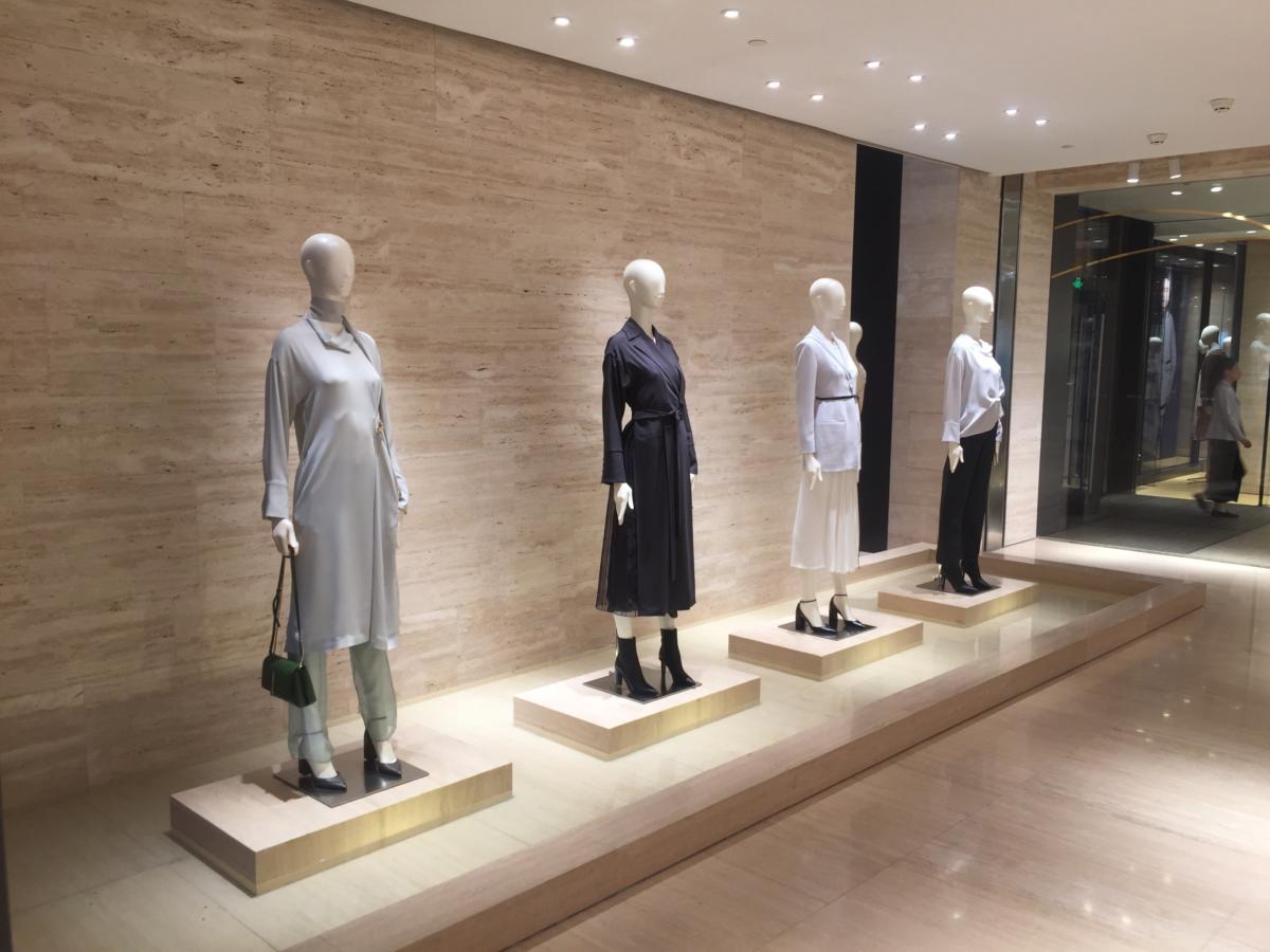 Negozio nel cuore della moda di Pechino dentro il centro commerciale WF Central
