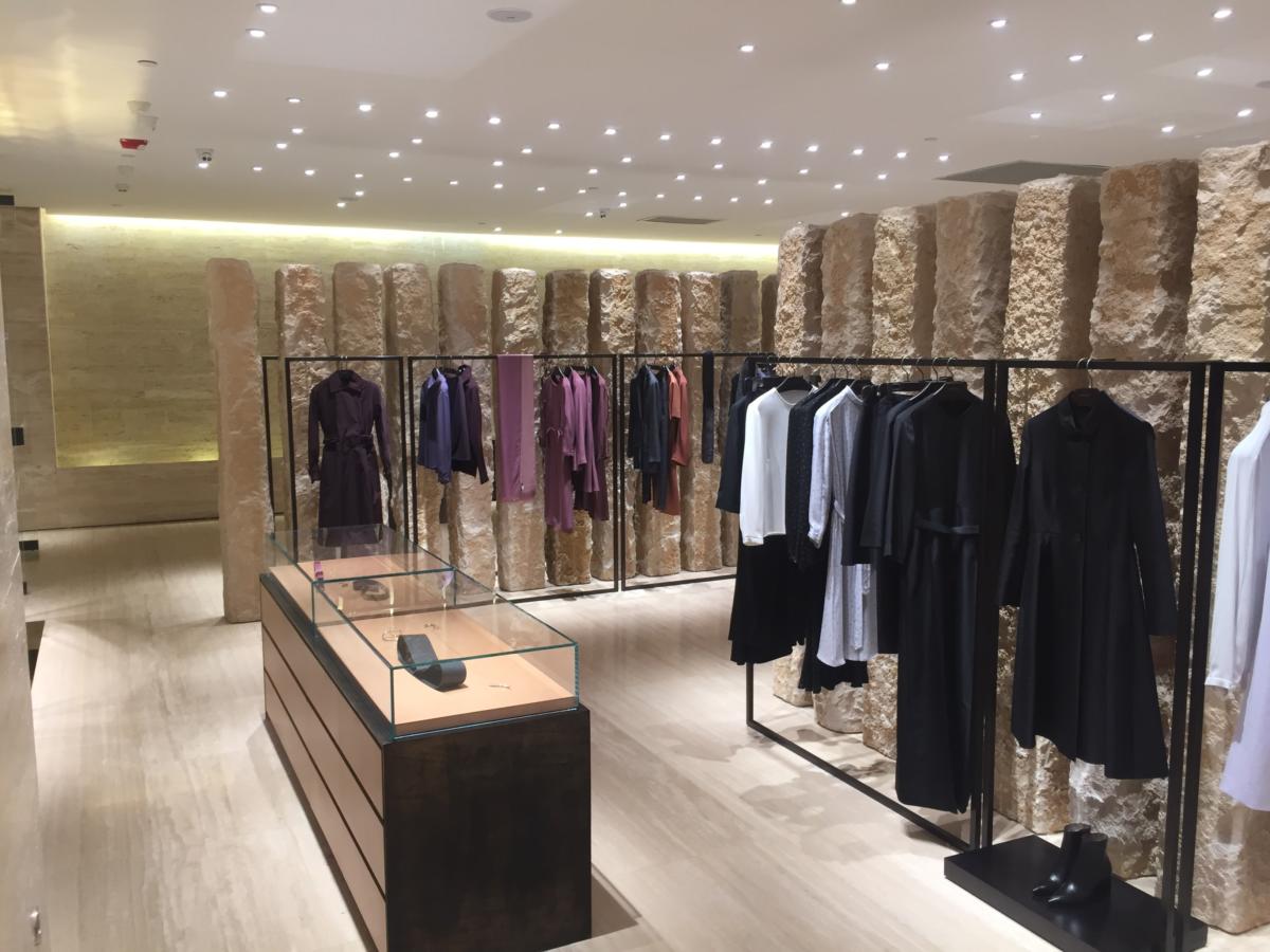Negozio nel cuore della moda di Pechino dentro il centro commerciale WF Central